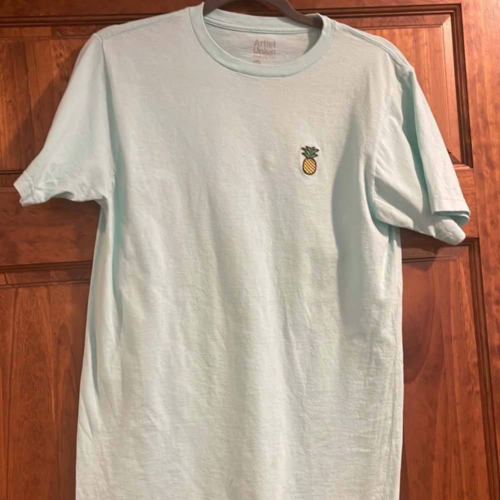 Pineapple Tee. Adult Med but more like a small.